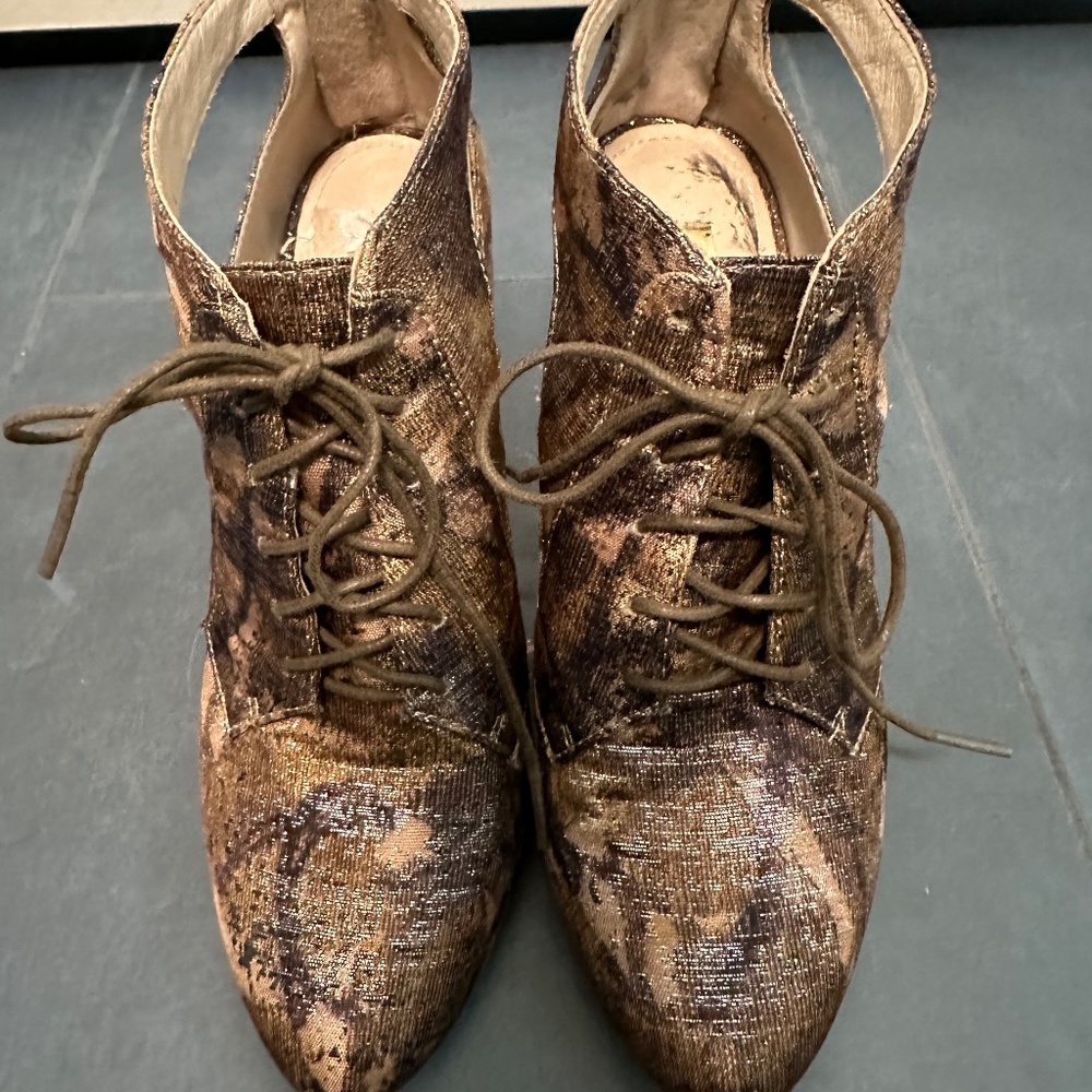 Louise et Cie  pumps